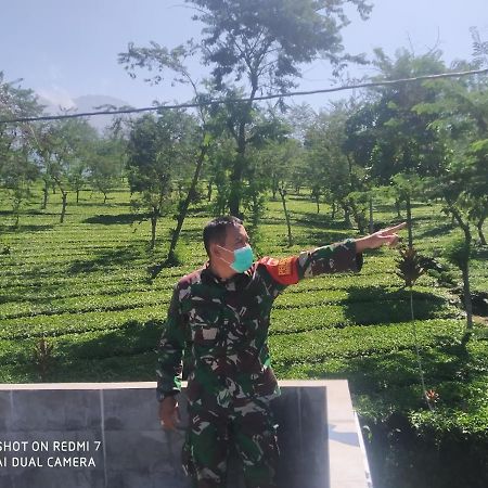 Rr Homestay Seroja Garung Bagian luar foto