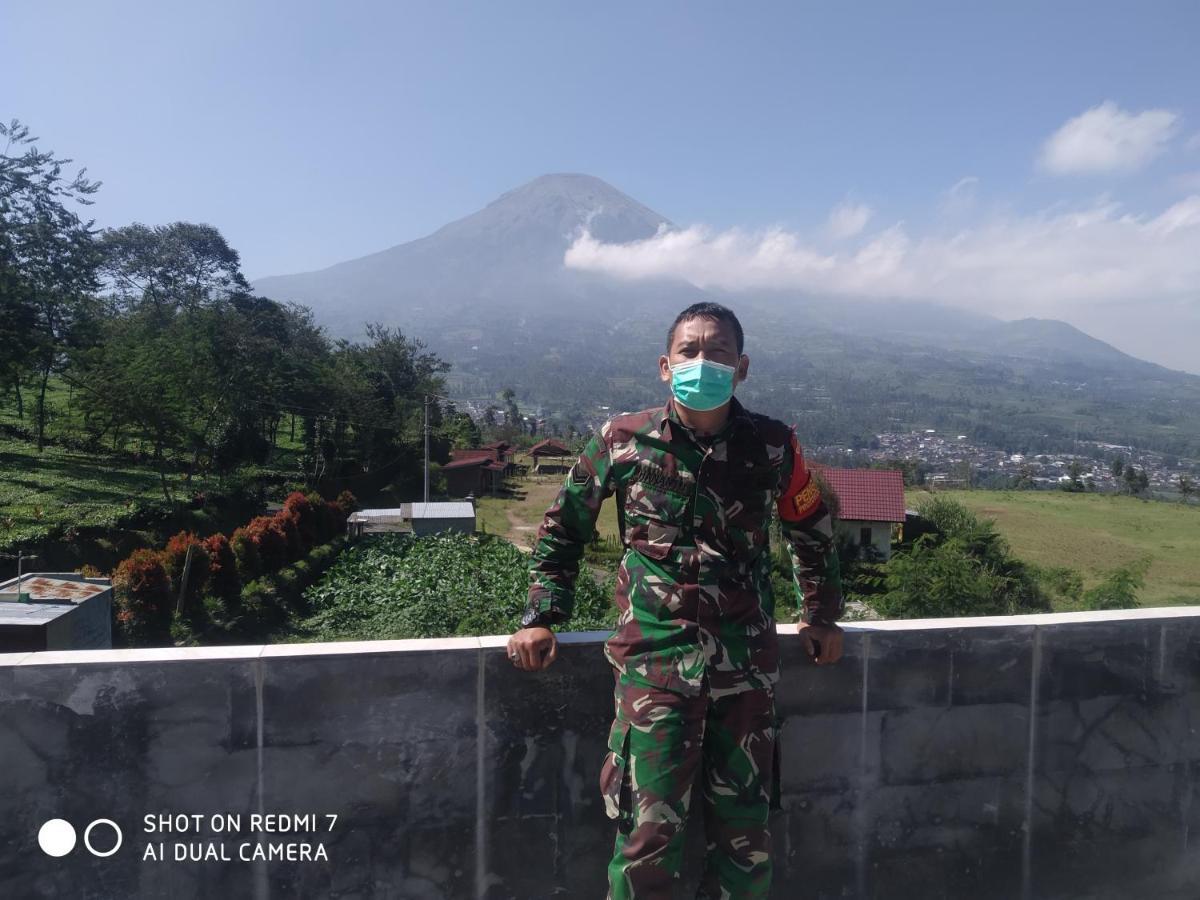 Rr Homestay Seroja Garung Bagian luar foto
