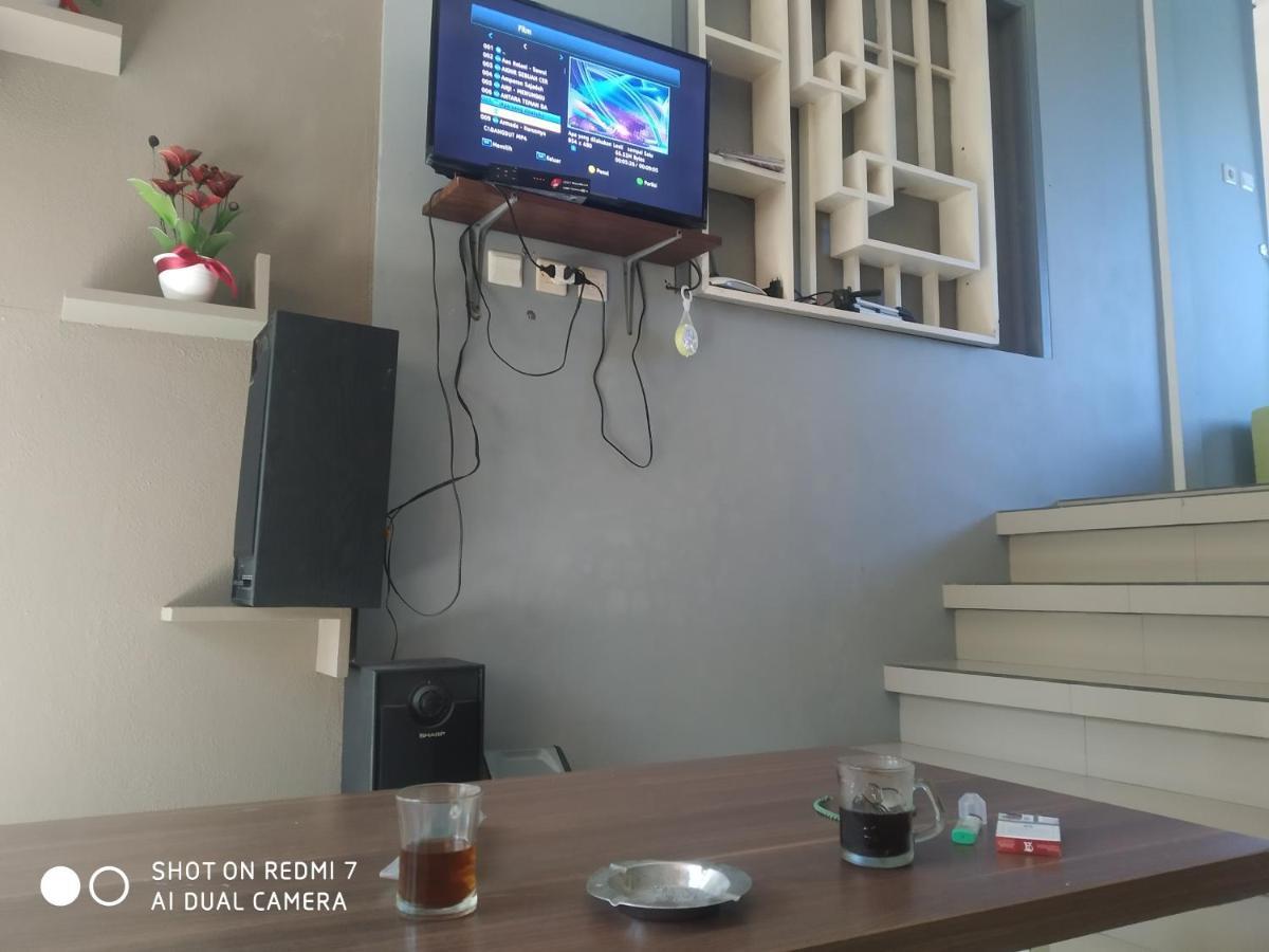 Rr Homestay Seroja Garung Bagian luar foto