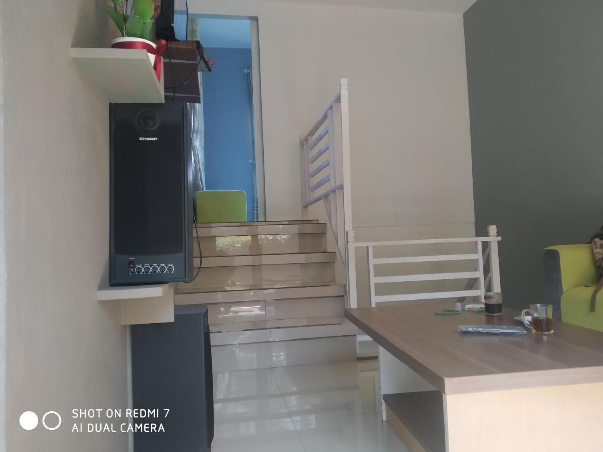 Rr Homestay Seroja Garung Bagian luar foto