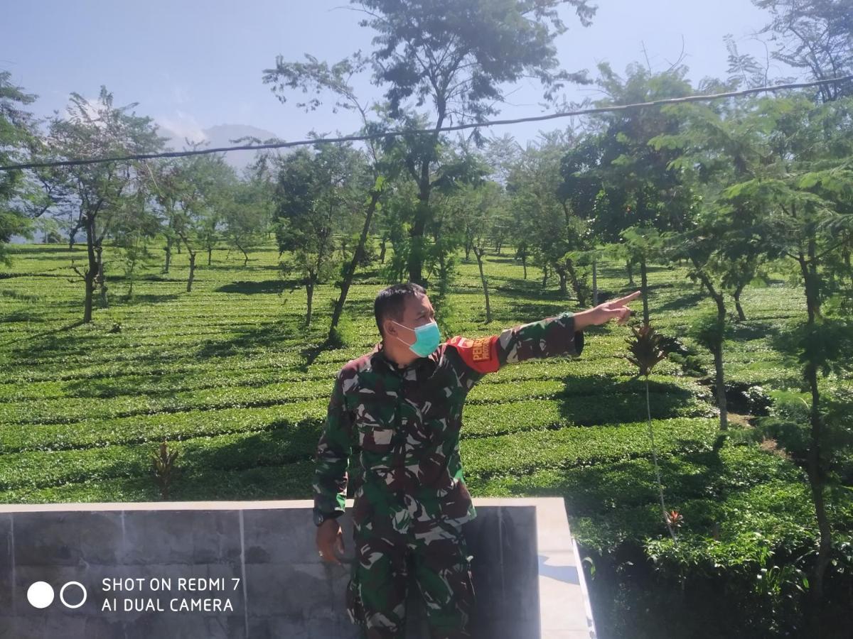 Rr Homestay Seroja Garung Bagian luar foto