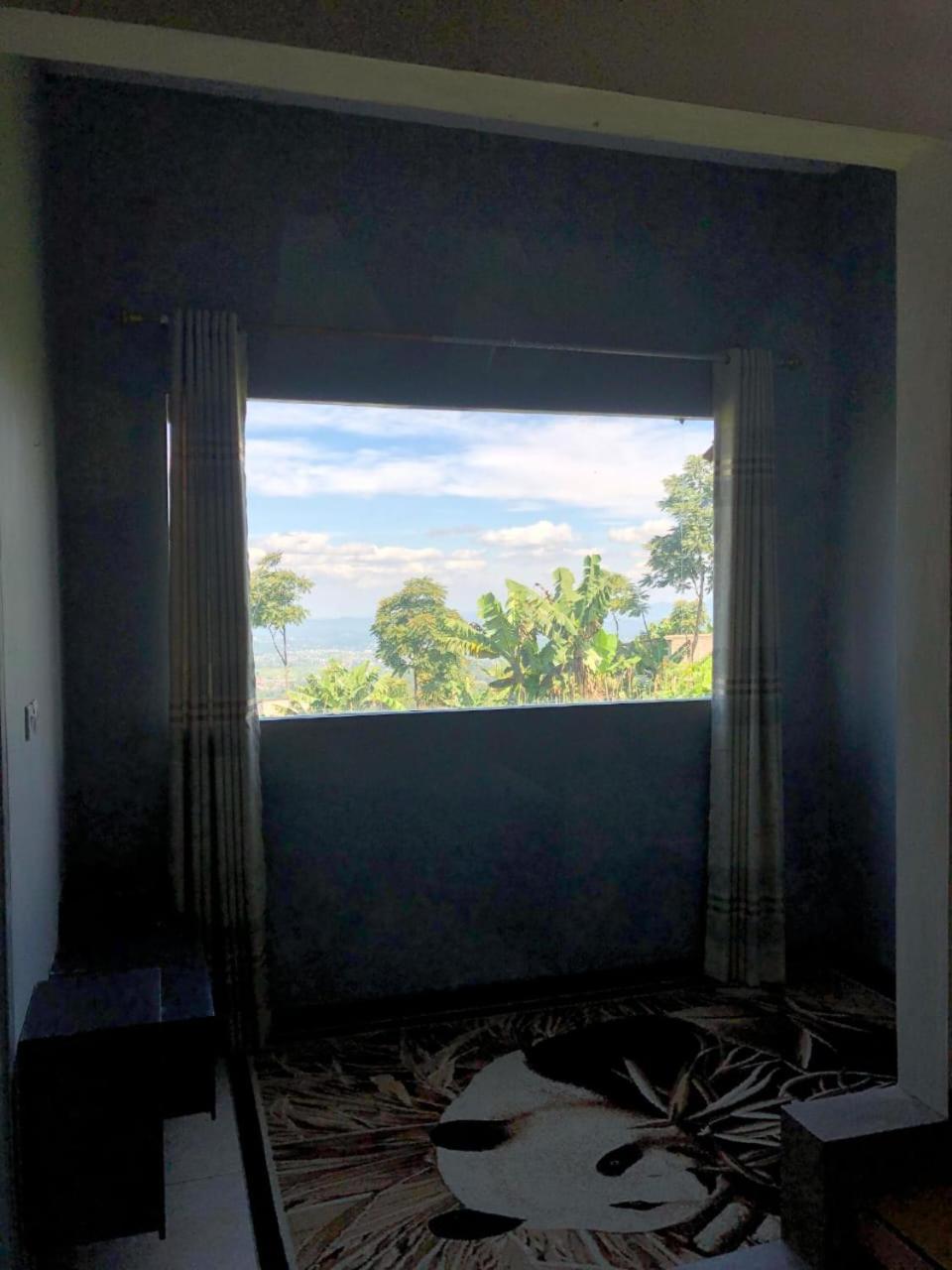 Rr Homestay Seroja Garung Bagian luar foto